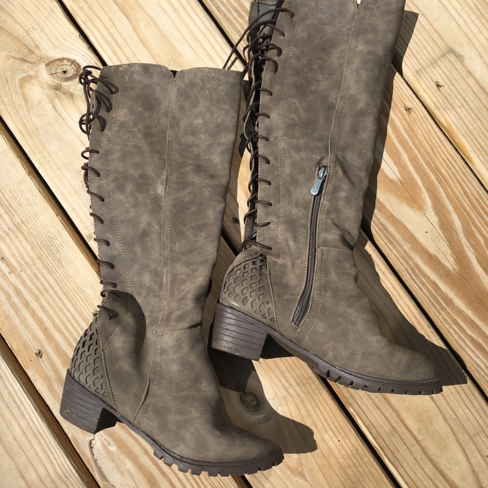 Back Lace-up Boots Size 8.5